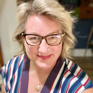 Meet your Posher, Deborah